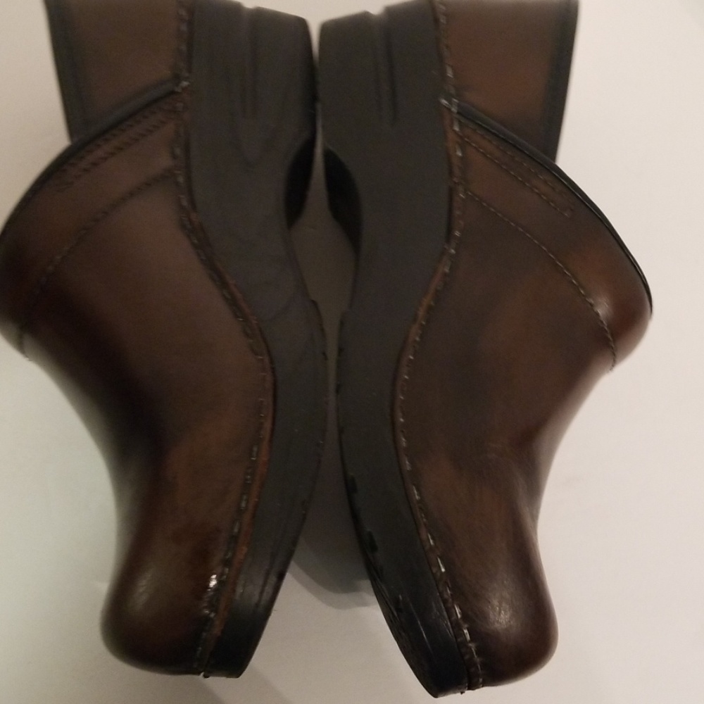 Shoes - Picture 4 of 5